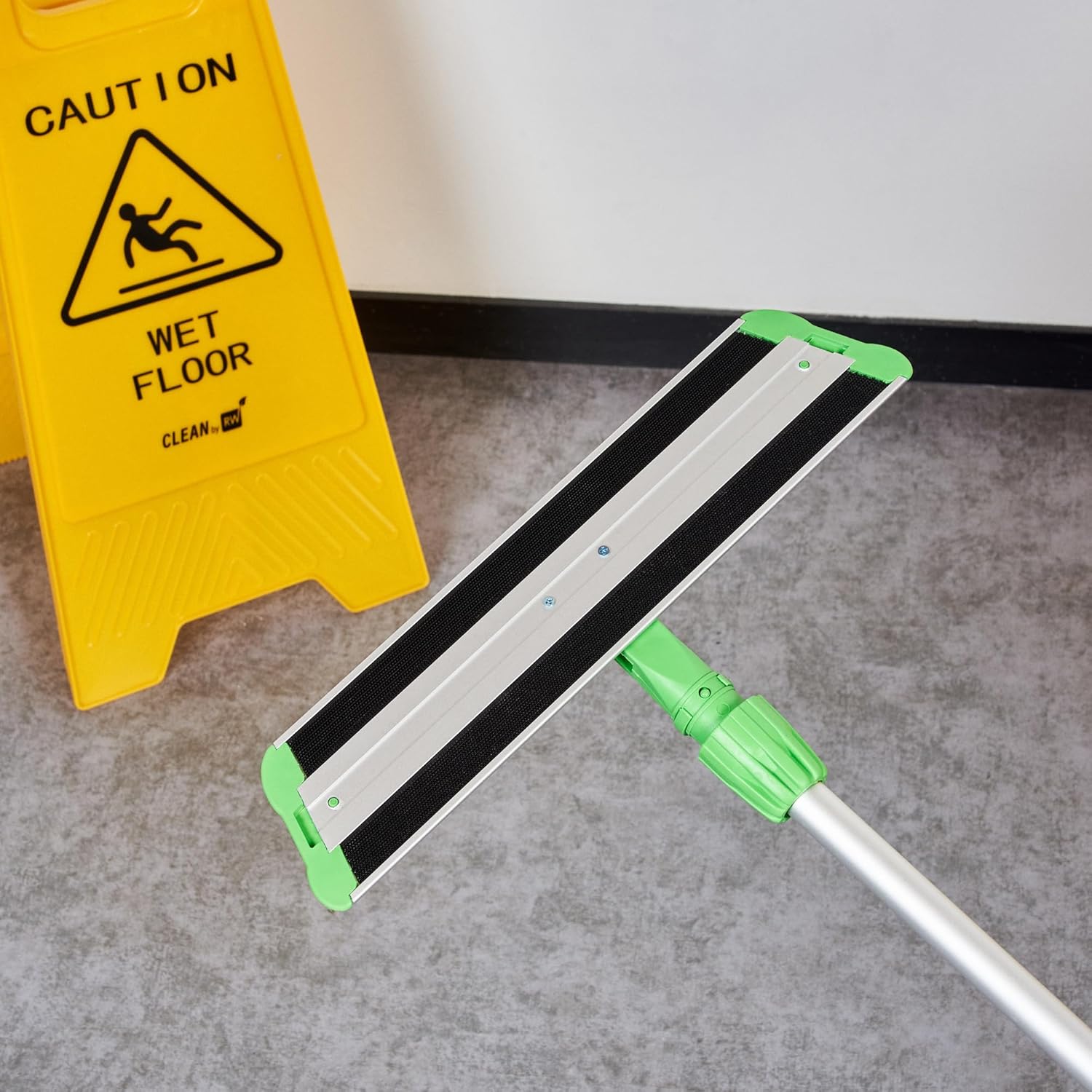 Restaurantware Clean Tek Professional 157 Inch Mop Frame