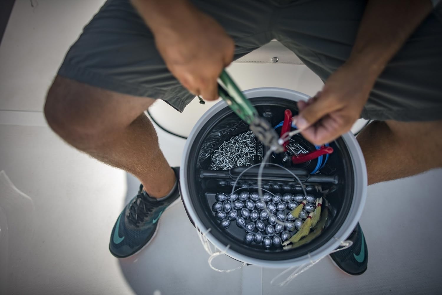 YETI LoadOut Bucket Caddy for Mopping